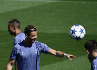 Ronaldo se diz tranquilo com problemas fiscais e foca no futebol