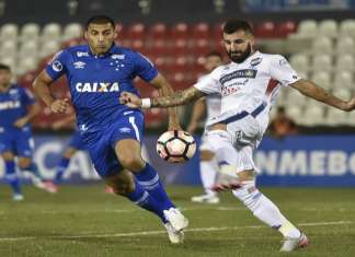 Nos pênaltis, Cruzeiro perde para o Nacional e cai na Sul-Americana