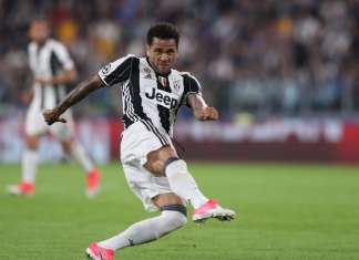 Daniel Alves brilha, Juve bate Monaco e vai à final da Champions após dois anos