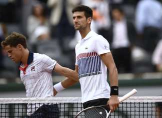 Djokovic vence no quinto set e avança; Thiem também segue