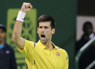 Atual campeão, Djokovic avança às quartas