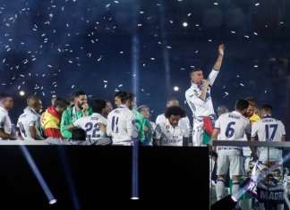 Torcida pede Bola de Ouro a Cristiano Ronaldo, e português entra na onda