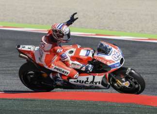 Dovizioso trava boa luta com espanhois e vence em Barcelona