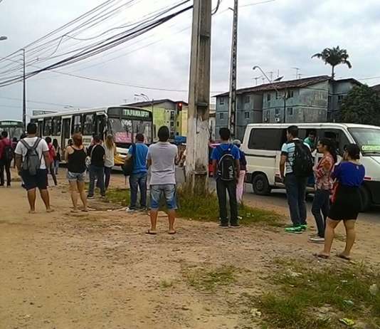 Instalação de ponto de ônibus é questionada