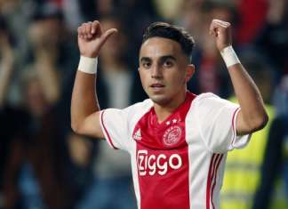 Jovem do Ajax tem mal súbito e amistoso precisa ser interrompido