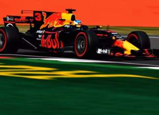 Ricciardo registra melhor tempo em primeiro treino livre na Hungria