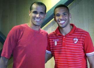 Para alegria de Rivaldo, atacante ex-Paysandu marca golaço na Liga Europa