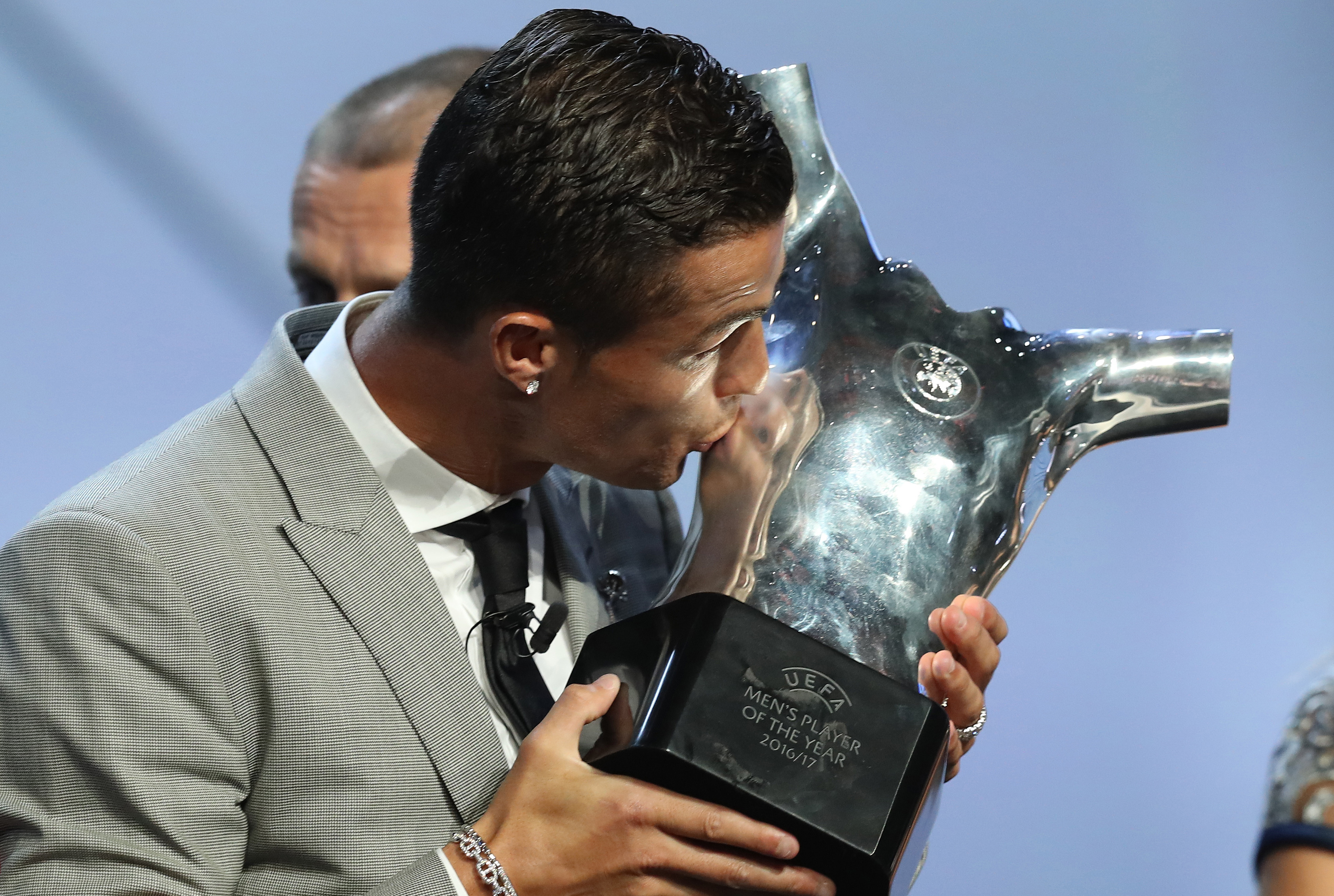 Cristiano Ronaldo ganha prêmio de melhor jogador do ano da Fifa