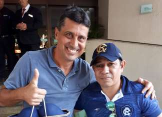 Ídolos azulinos recebem presente de torcedor