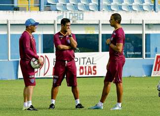 Técnico bicolor prevê evolução lá na frente