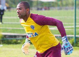 Emerson e Renato Augusto vão para o jogo contra o Goiás