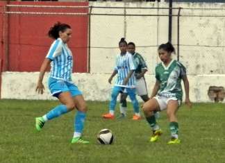 Futebol Feminino começa com goleadas e surpresas