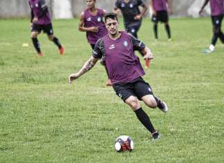 Único atleta com contrato até novembro, Eduardo Ramos ainda interessa à direção azulina