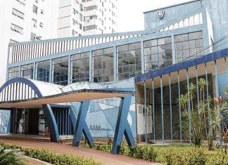 Reunião no Clube do Remo vai julgar as contas do presidente Manoel Ribeiro
