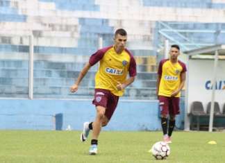 Atacante mira pontos e destaca clima time-torcida