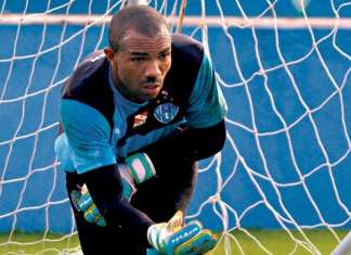 Goleiro Emerson tem “prejuízo” com elenco do Papão em Londrina