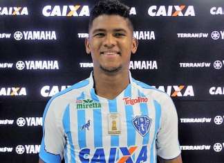 Atacante comemora primeiros gols com a camisa do Papão