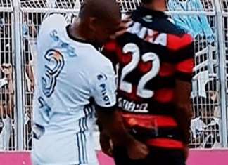 Zagueiro Rodrigo dá ‘dedada’ em ânus de adversário, é expulso, e Ponte acaba rebaixada