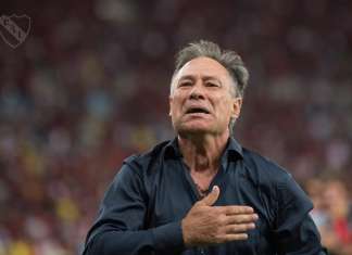 Técnico do Independiente se demite por ameaças de torcida organizada