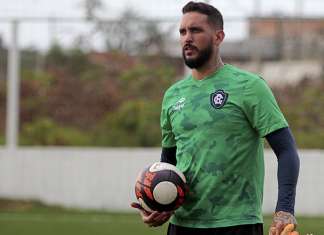 Douglas Dias foi apresentado no Leão e já disse que irá brigar pela titularidade