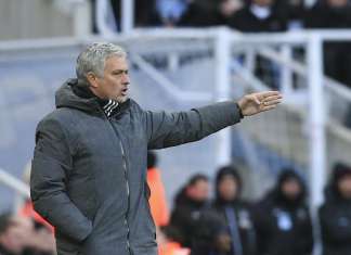 Mourinho desmente relação conturbada com Pogba