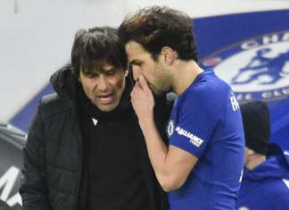 Fábregas admite que Chelsea não tem mais chance de título no Inglês