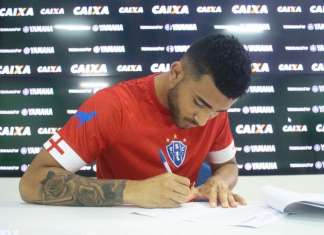 Matheus Müller assina contrato com o Paysandu