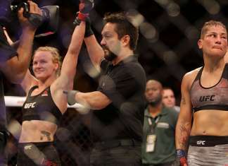 Após críticas, árbitro explica por que não interrompeu luta de Pedrita no UFC Belém