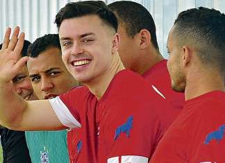 Meia inglês do Papão acompanhou partida na arquibancada