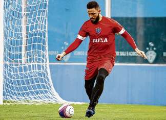Dado Cavalcanti só tem duas dúvidas na cabeça: no gol e no ataque