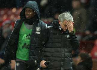 Após eliminação na Liga dos Campeões, Mourinho prepara limpa no United