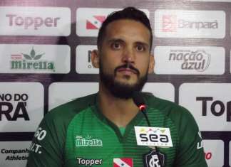 Goleiro remista Douglas protagoniza cenas de tensão durante viagem para Cametá