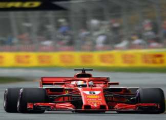 Vettel supera Hamilton com estratégia de pit stop e vence na Austrália