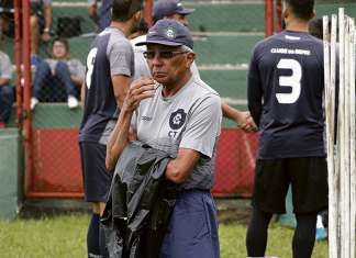 Mesmo em boa fase, Giva só quer comemorar depois de título na mão