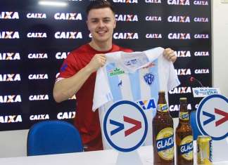 Meia inglês Ryan Williams é relacionado para estreia bicolor na Série B