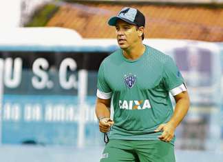Dado Cavalcanti comanda treino para elenco bicolor