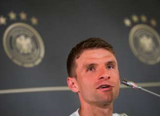 Muller não esconde preocupação após derrota: “Pressão é enorme”