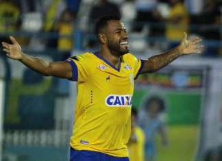 Cassiano brilha, Papão vence o Boa e sobe para a 3ª posição da Série B