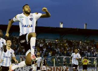 Empresário de Cassiano admite propostas oficiais pelo atacante