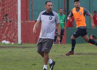 Artur testa nova formação no Leão e resgata volante