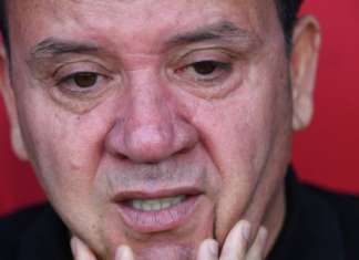 Técnico da Tunísia pede desculpas à torcida e dispara: “Fomos ridículos”