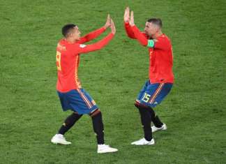 Com gol confirmado pelo VAR no fim, Espanha empata com Marrocos e avança