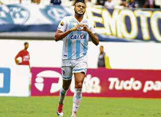 Artilheiro bicolor na Série B, Cassiano desfalca o Paysandu contra o Fortaleza-CE