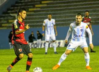 Paysandu faz 2 a 0, mas vacila e cede empate na estreia do novo treinador.