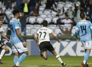 Papão desperdiça pênalti e perde para o Coritiba fora de casa
