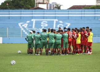 Guilherme Alves muda esquema e testa time bicolor em coletivo contra o sub-20