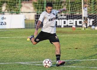Paraense marca no fim e Ceará bate o Flamengo dentro do Maracanã