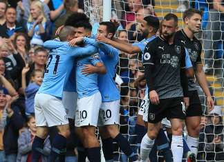 Manchester City goleia Burnley e se mantém na liderança do Inglês