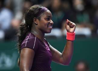 Stephens vence Kerber e avança à semifinal do WTA Finals