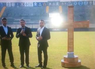 Gramado do Baenão é utilizado para igreja evangélica durante programa